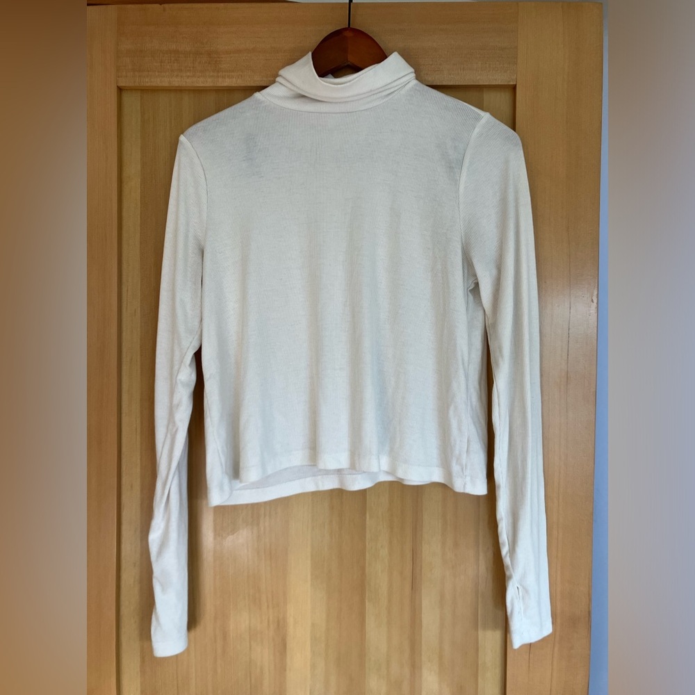 Stretchy and cozy Long-Sleeve Turtleneck Top